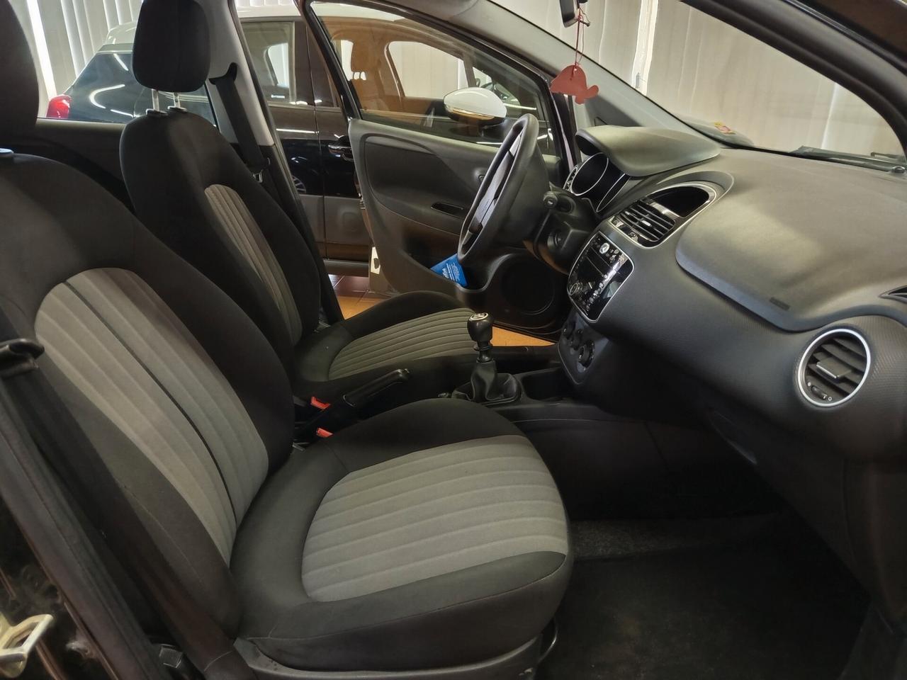 Fiat Punto 1.2 8V 5 porte Street 130 Mila chilometri ok neopatentati Fiat Punto 1.2 8V 5 porte Street 130 Mila chilometri ok neopatentati