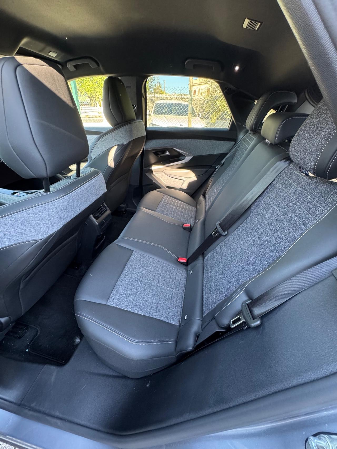 Peugeot 3008 Hybrid 136 e-DCS6 Allure
