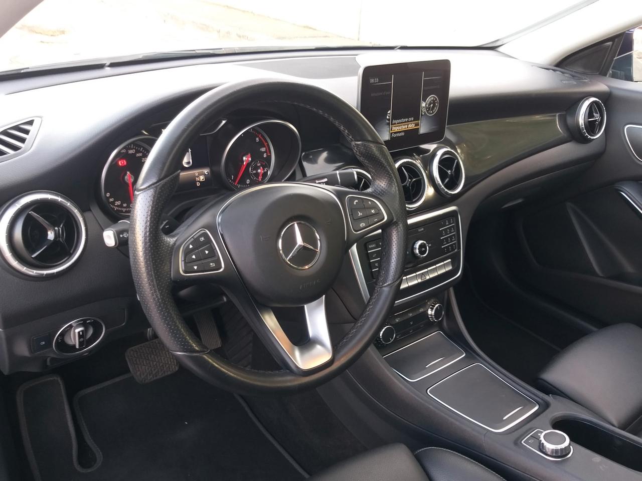 Mercedes-benz CLA 200 CLA 200 d Automatic tetto apribile