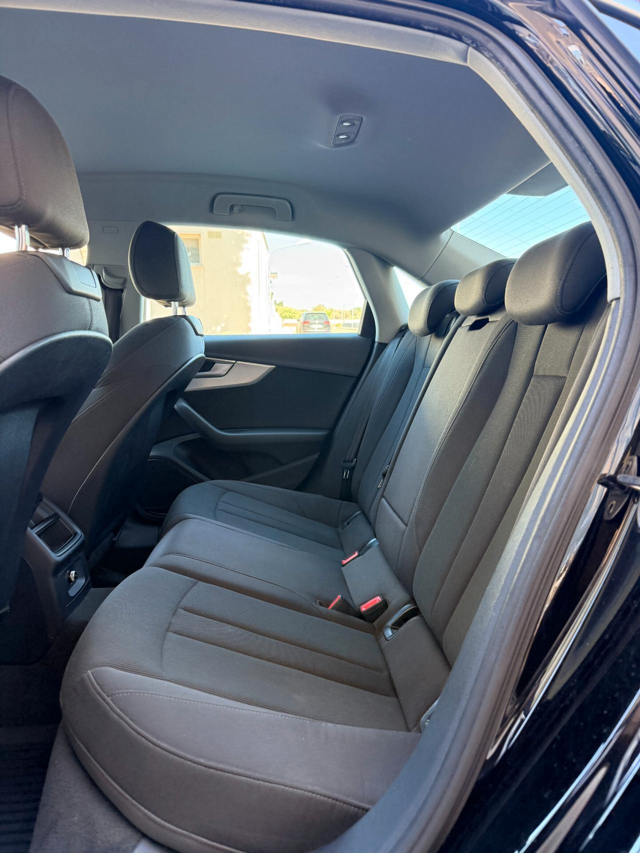 Audi A4 2.0 TDI Business 122cv s-tronic NAVI,BLUETOOTH,TELEFONO,LED,KM CERTIFICATI,UNI PROP.