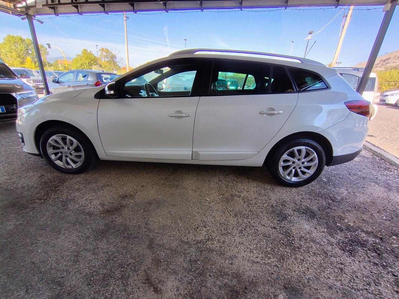 Renault Megane Mégane 1.5 dCi 110CV SporTour Wave Autocarro
