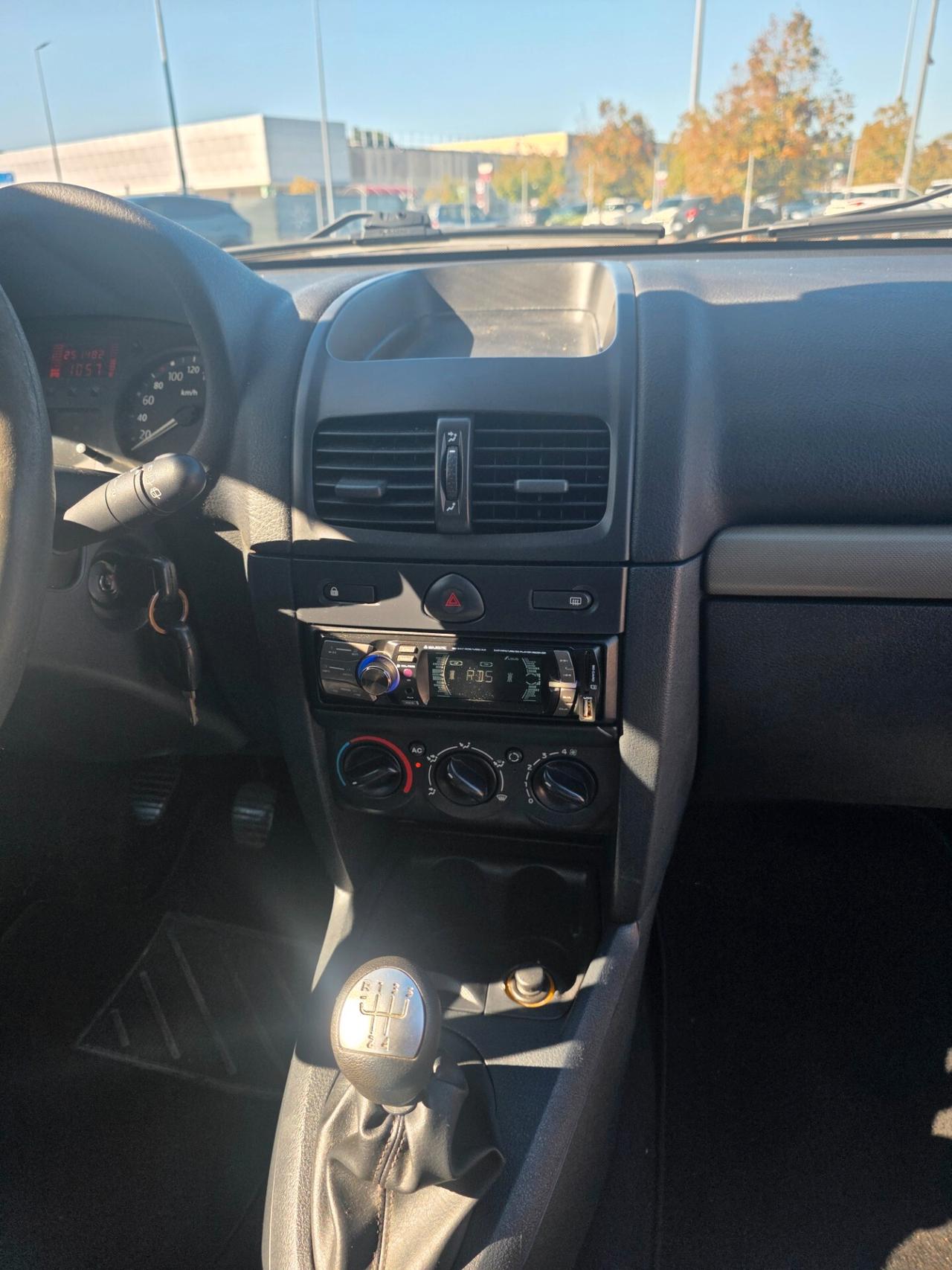 Renault Clio 1.2 cat 3 porte Confort Authentique