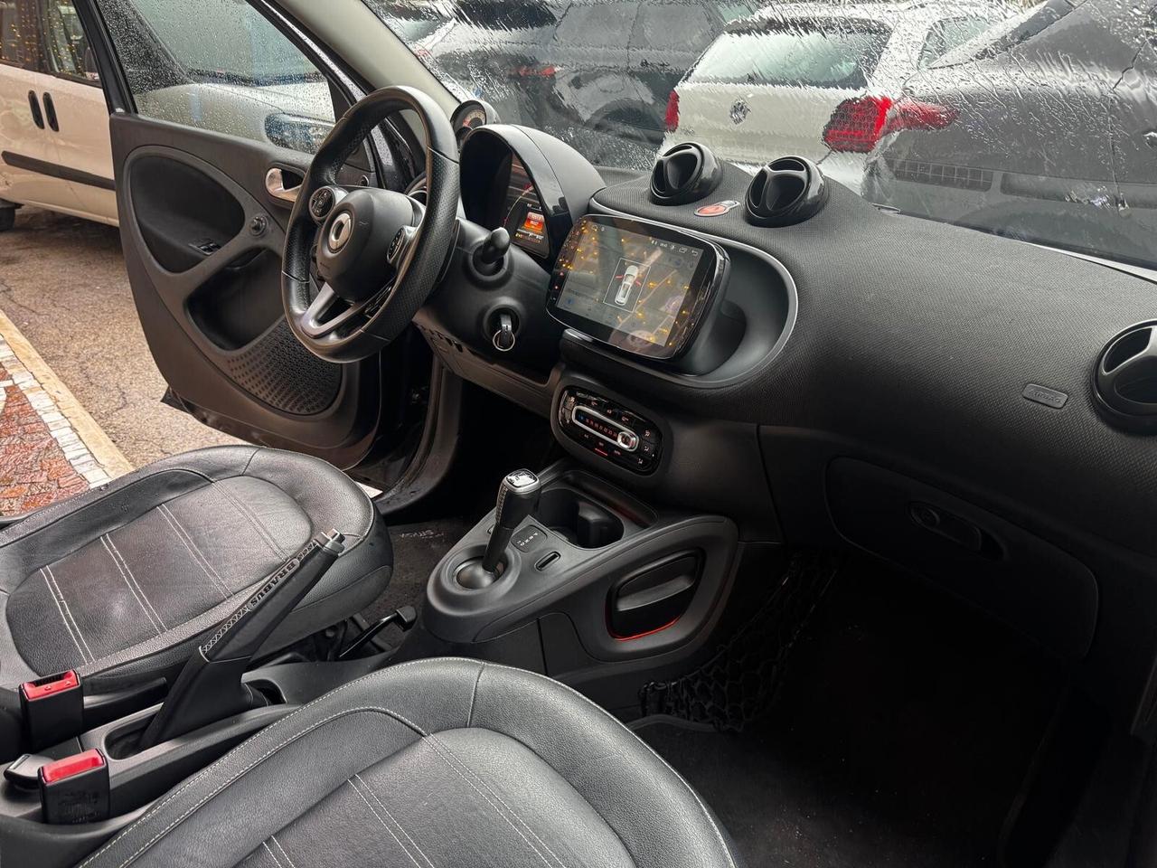 Smart ForFour 70 1.0 twinamic Allestimento Brabus