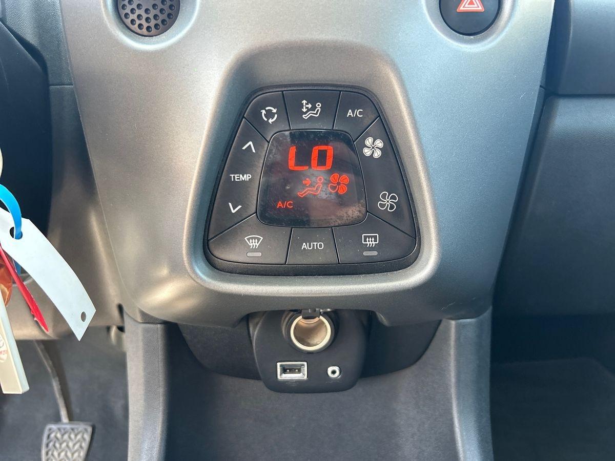 TOYOTA Aygo 2ª serie - Aygo Connect 1.0 VVT-i 72 CV 5 porte x-play