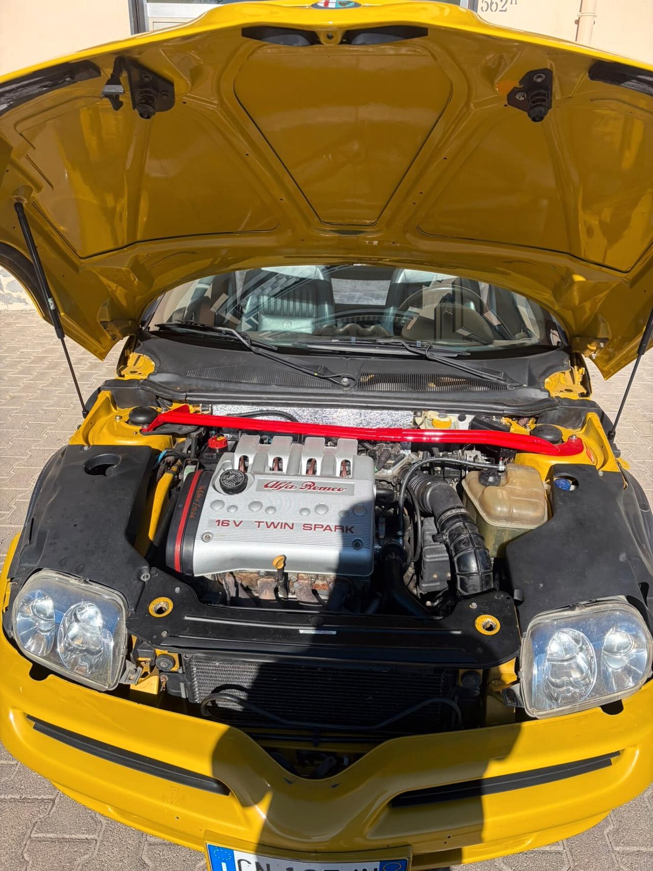 Alfa Romeo GTV Spider 2.0i 16V Twin Spark GIALLO ZOE