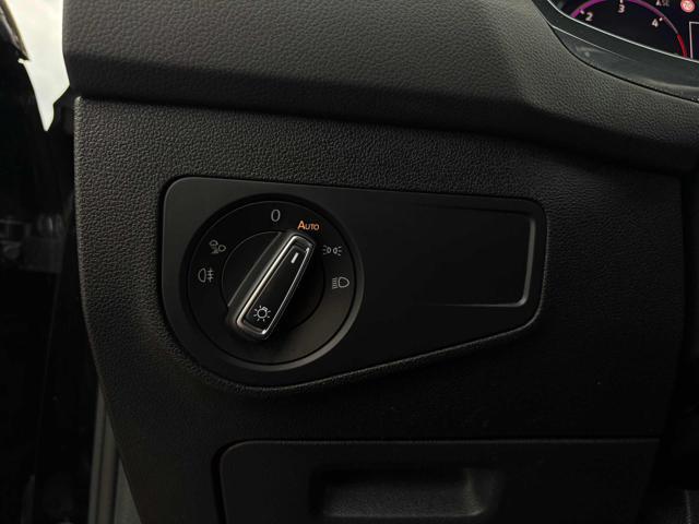 VOLKSWAGEN Tiguan 2.0 TDI 150 CV DSG R-Line TOTAL BLACK
