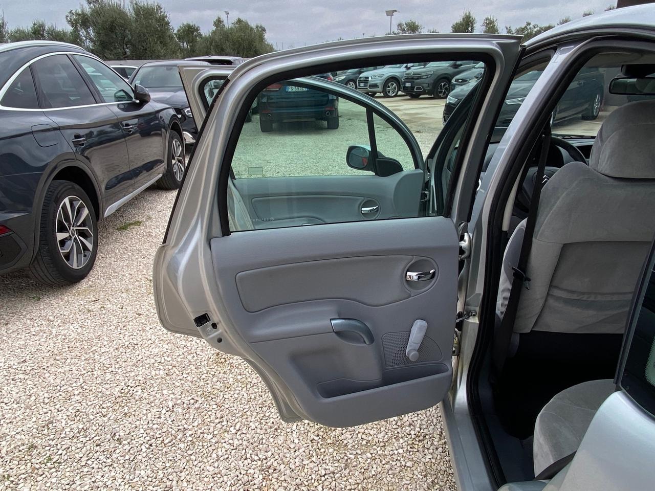 Citroen C3 1.1 Elegance NEOPATENTATI E UNICO PROPRIETARIO