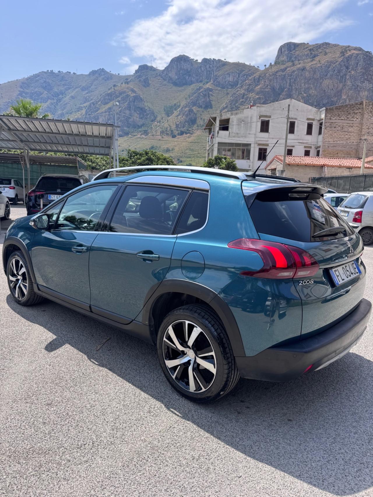 Peugeot 2008 BlueHDi 100 Allure