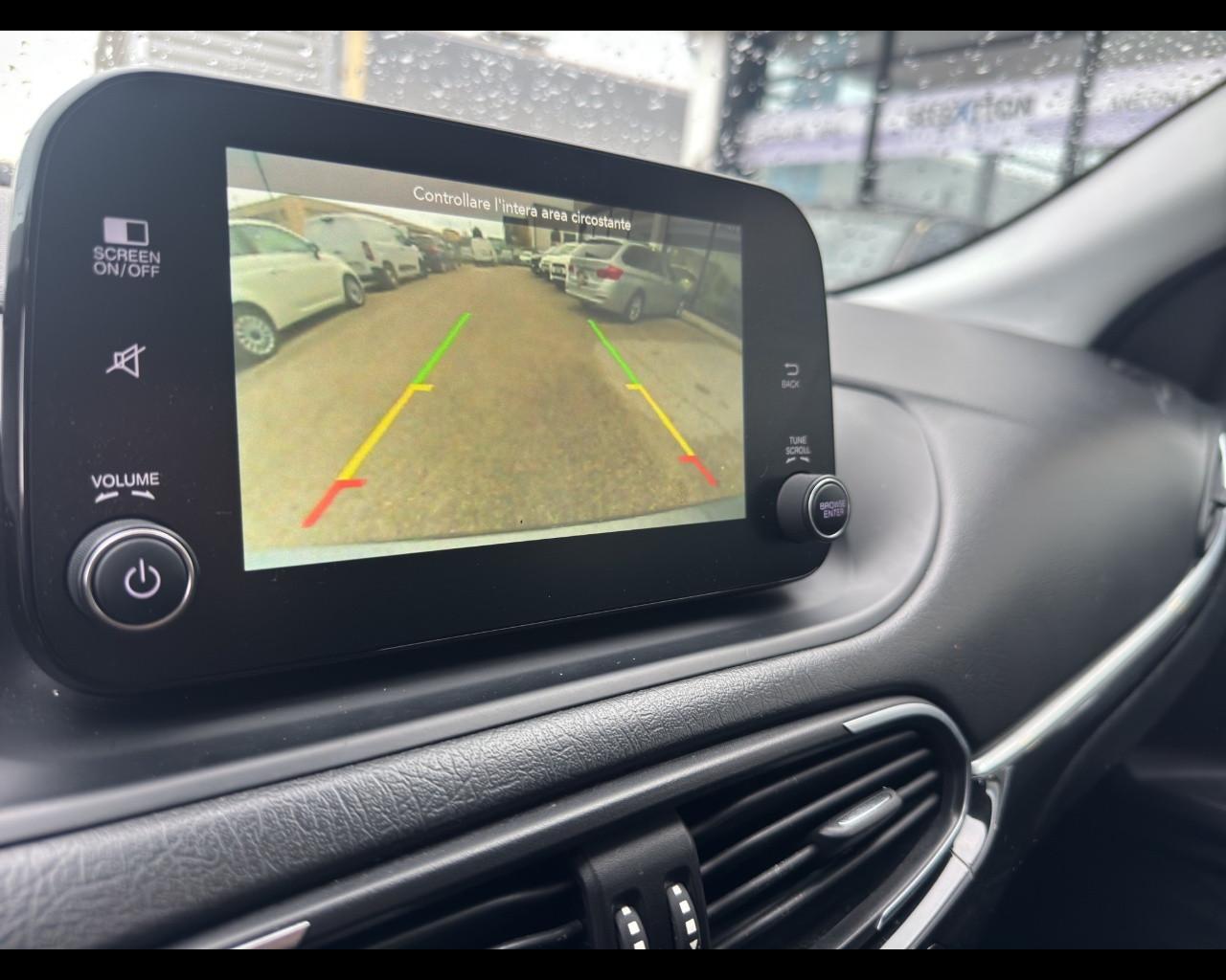 FIAT Tipo (2015-->) - Tipo 1.3 Mjt S&S SW Business