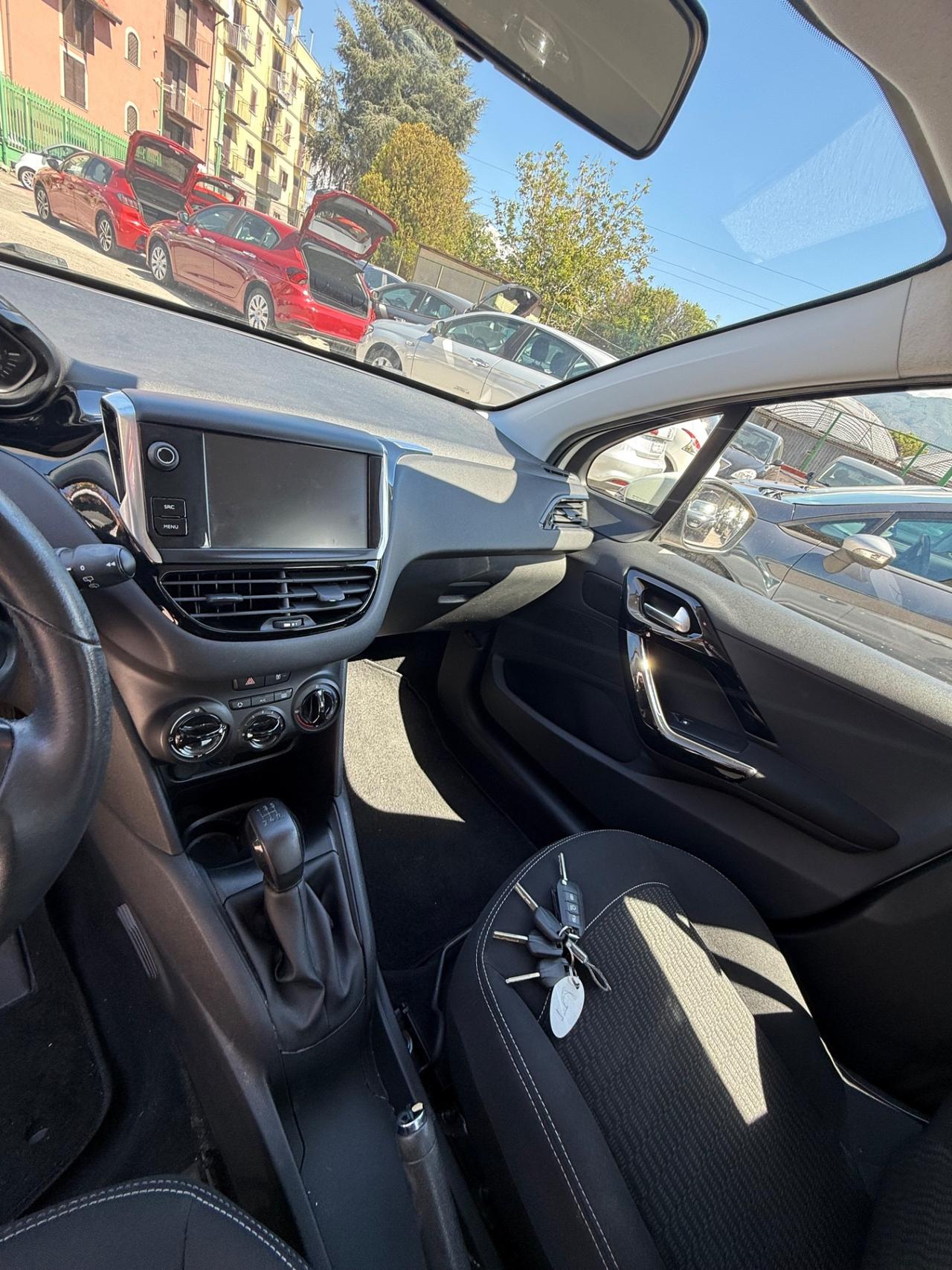 Peugeot 208 BlueHDi 1.6 75 5 porte Allure