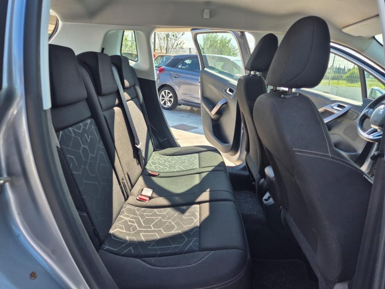 Peugeot 2008 1.6 e-HDi 92 CV Stop&Start Active