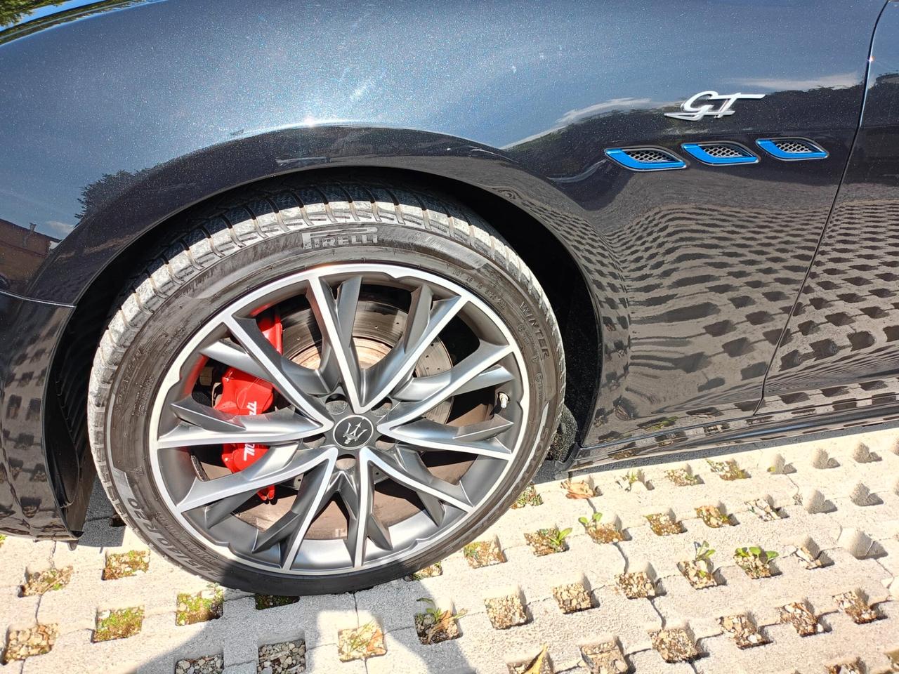 Maserati Ghibli 330 CV MHEV GT