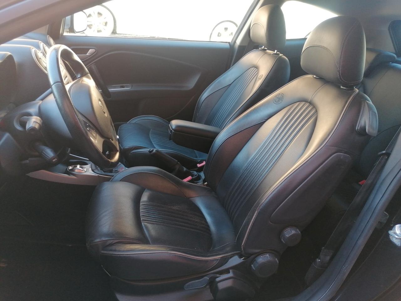 Alfa Romeo MiTo 1.6 JTDm-2 S&S Distinctive Sport Pack