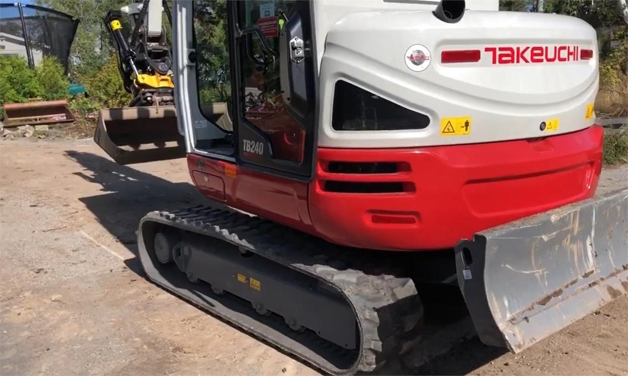 Takeuchi  TB240,