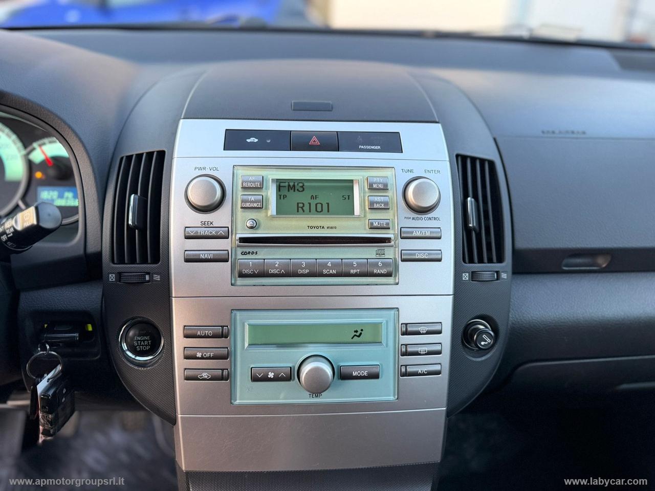 TOYOTA Corolla Verso 2.0 16V D-4D Sol 7 POSTI