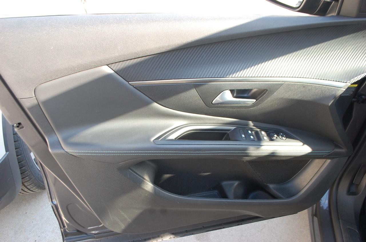 Peugeot 3008 1.5 bluehdi 131CV Allure EAT8 Uff Italy App Led