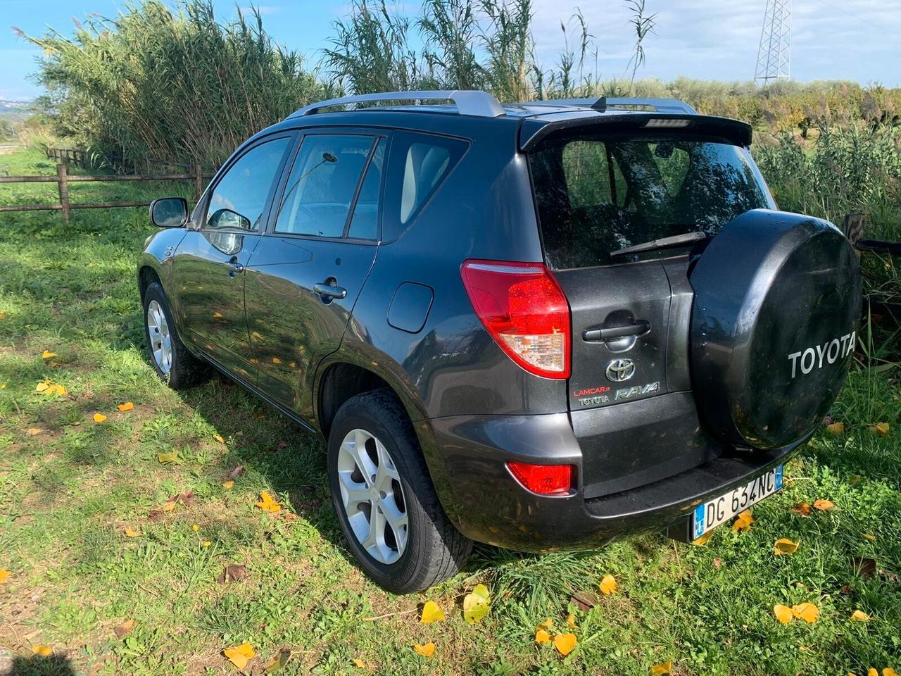 Toyota RAV 4 RAV4 2.2 D-4D 136 CV Luxury 4X4