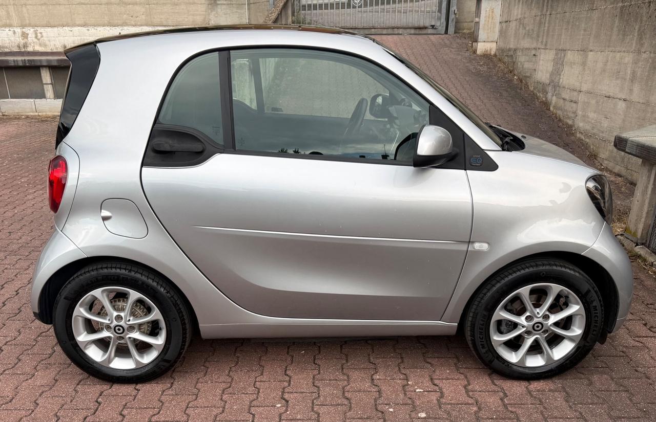 Smart ForTwo EQ Passion TAGLIANDI MERCEDES - PARI AL NUOVO PREZZO REALE, NO OBBLIGO FINANZIAMENTO!!!