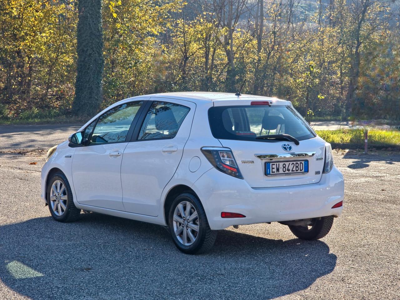 Toyota Yaris 1.5 Hybrid 5 porte Lounge 2014-E5B Automatico NEO