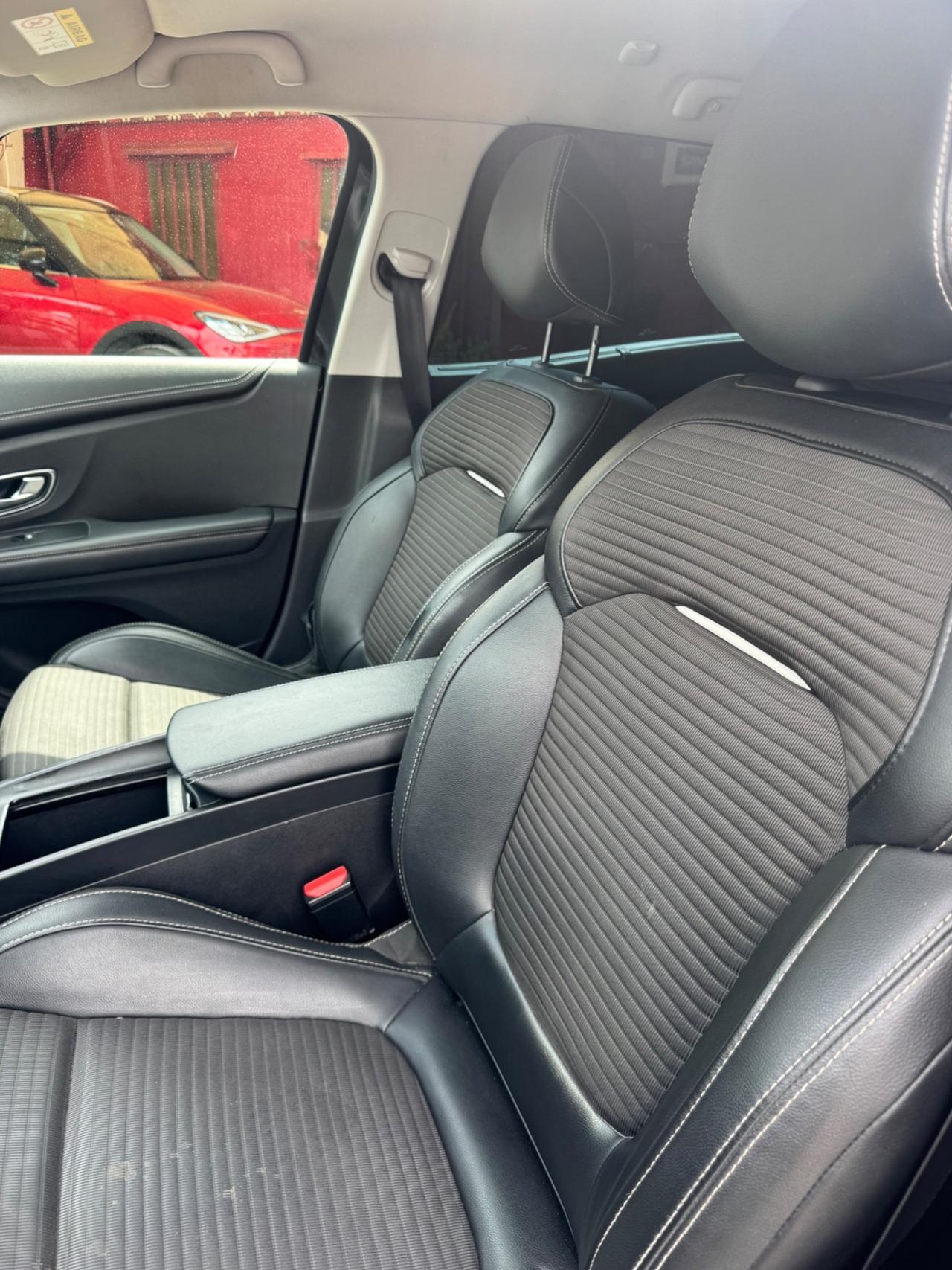 Renault Grand Scenic dCi 8V 110 CV EDC 7 POSTI