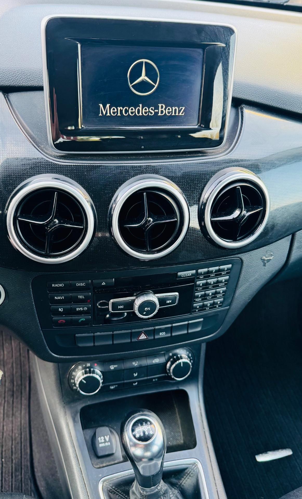 Mercedes-benz B 180 Premium