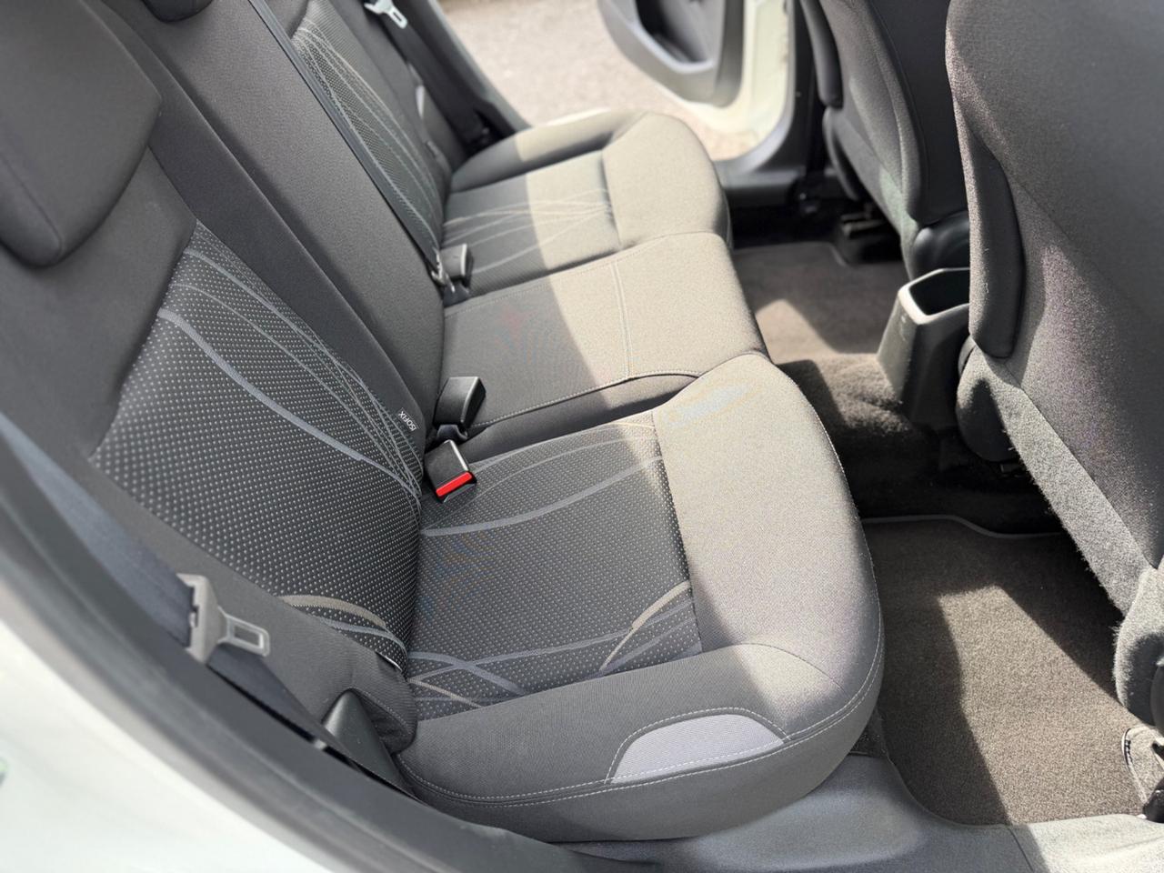 Peugeot 208 1.4 HDi 68 CV 5 porte Allure