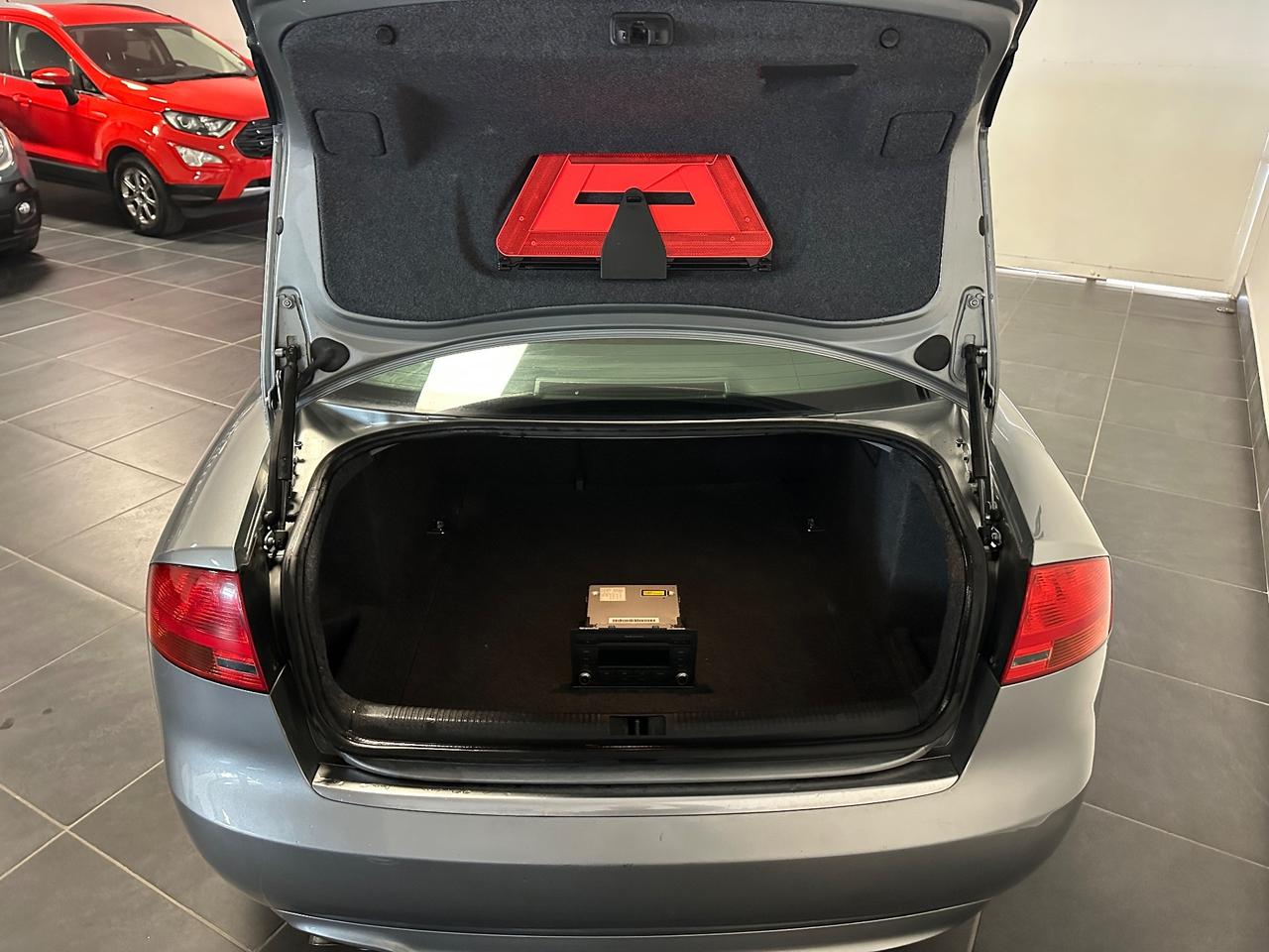 AUDI A4 BERLINA 1.9 S-LINE 116CV UNIPRO PRONTA CONSEGNA