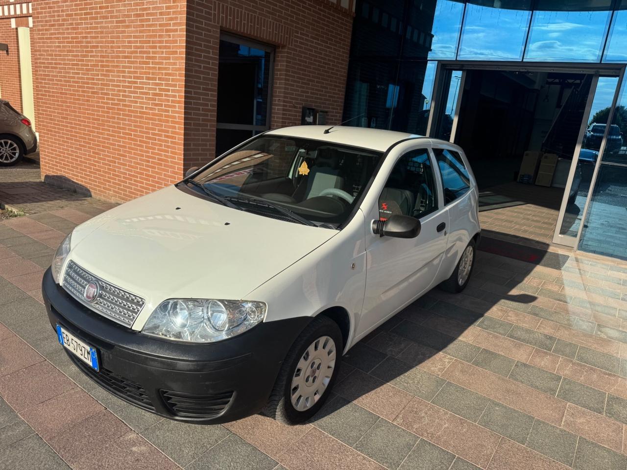 Fiat Punto 1.2 3p. 2 posti Natural Power Van Neopatentati