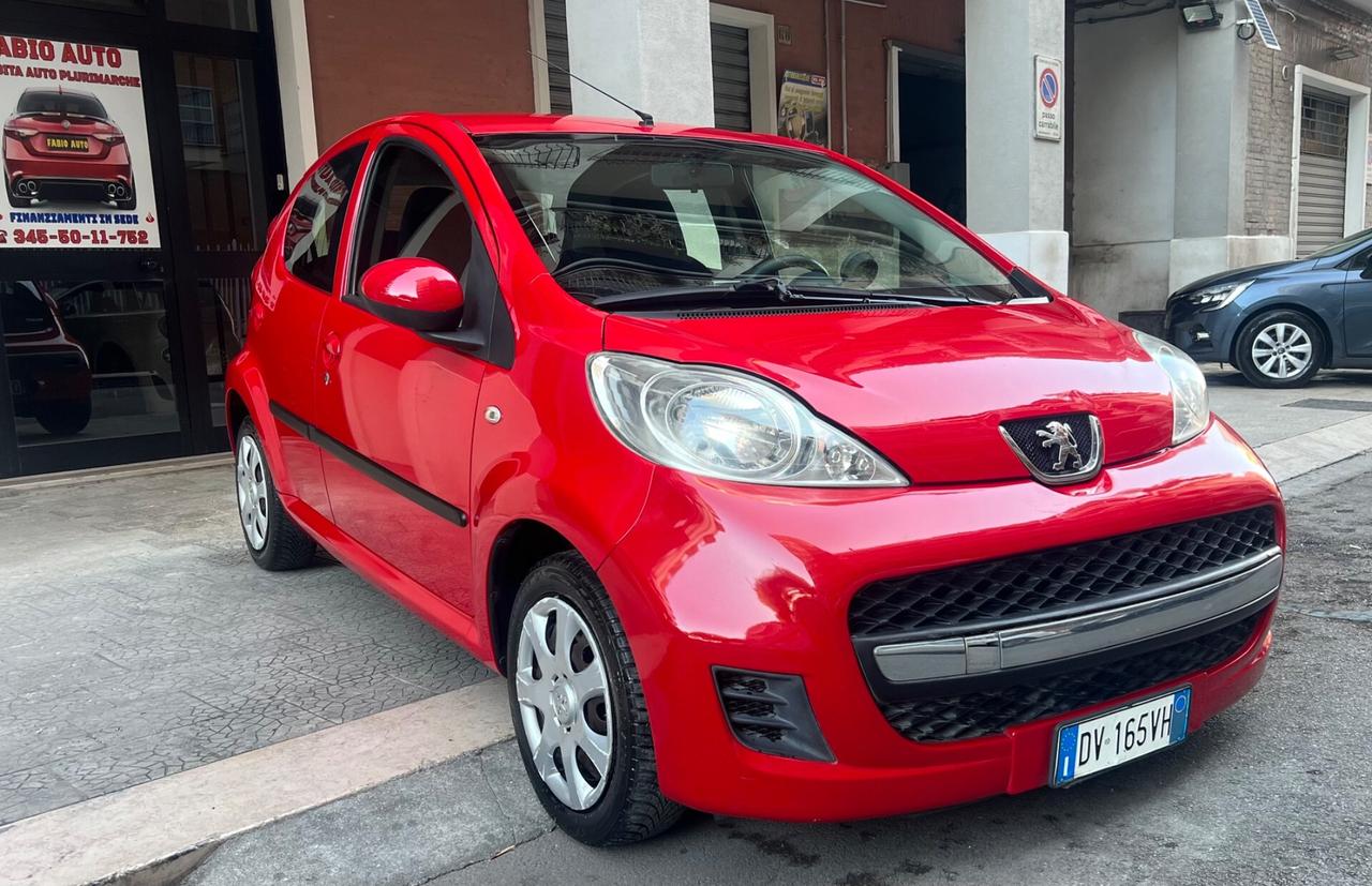 Peugeot 107 1.0 68CV 5p. Sweet Years automatica