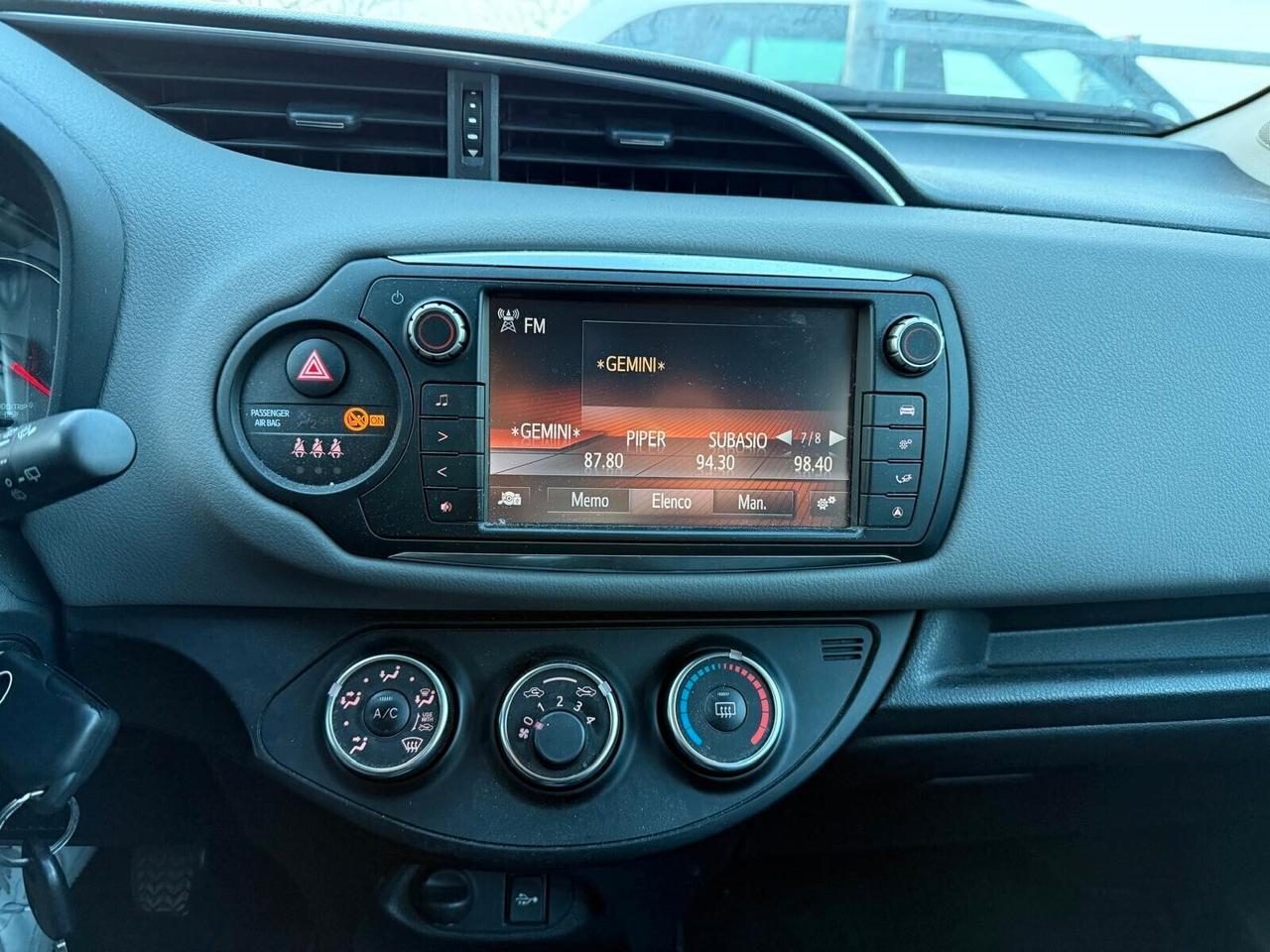 Toyota Yaris 1.0 benzina Neopatentati