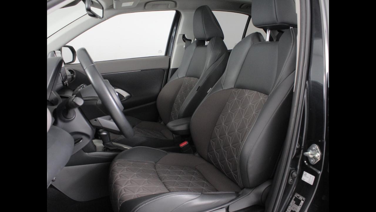 TOYOTA Yaris Cross - Yaris Cross 1.5h Lounge fwd 116cv e-cvt