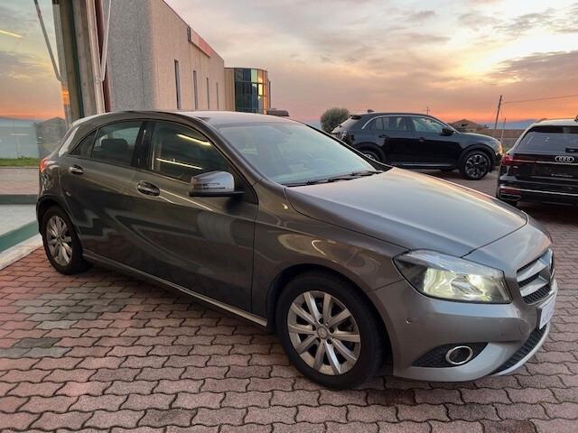 Mercedes-benz A 180 Navi, Sensori, Bluetooth, Neopatentati