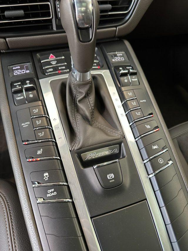 PORSCHE Macan 2.0 PDK - 20" - Tetto - PDLS - Scarichi - IVA
