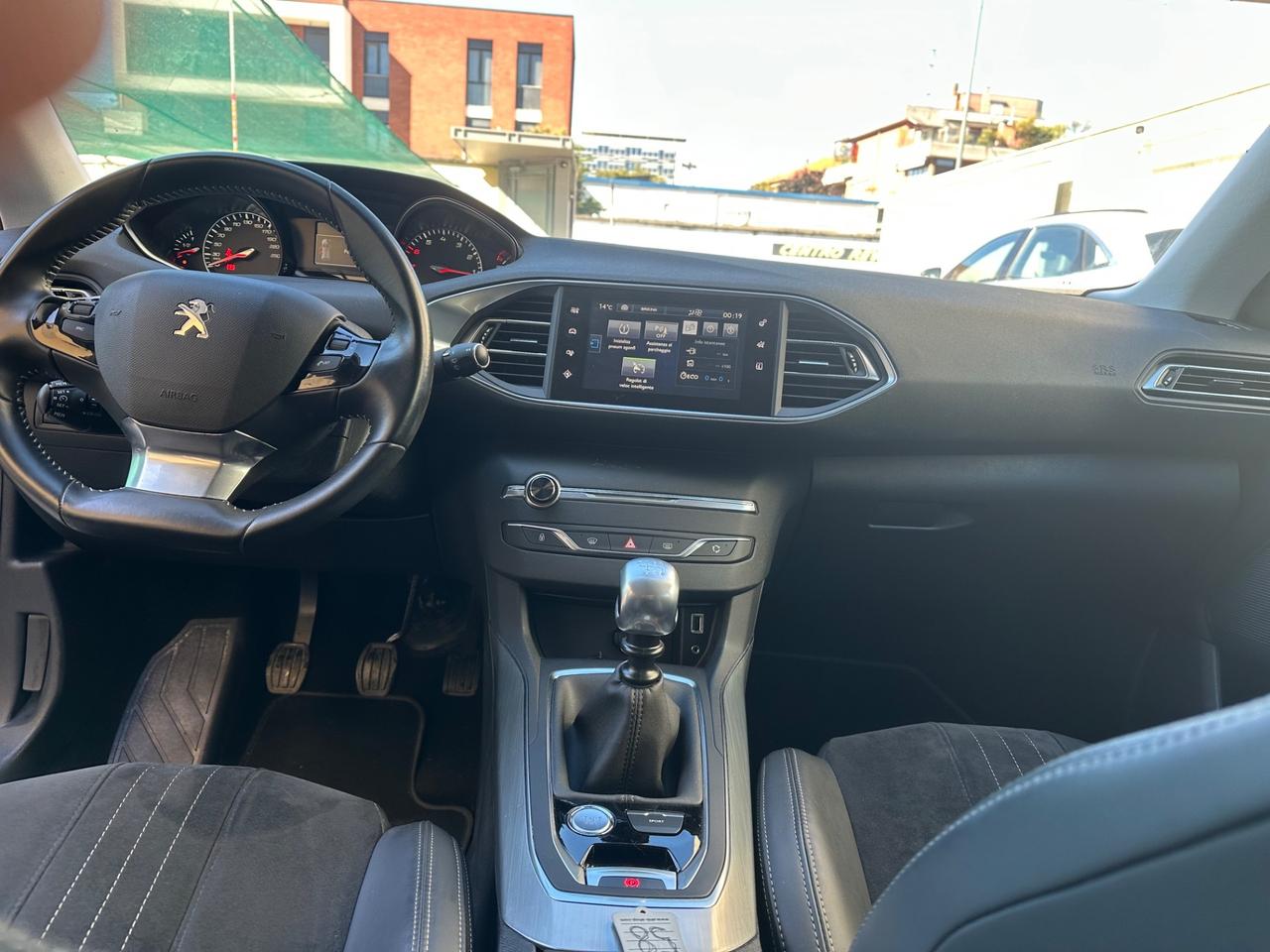 Peugeot 308 1.2 Turbo 130 S&S Allure - solo 49000 km !!!