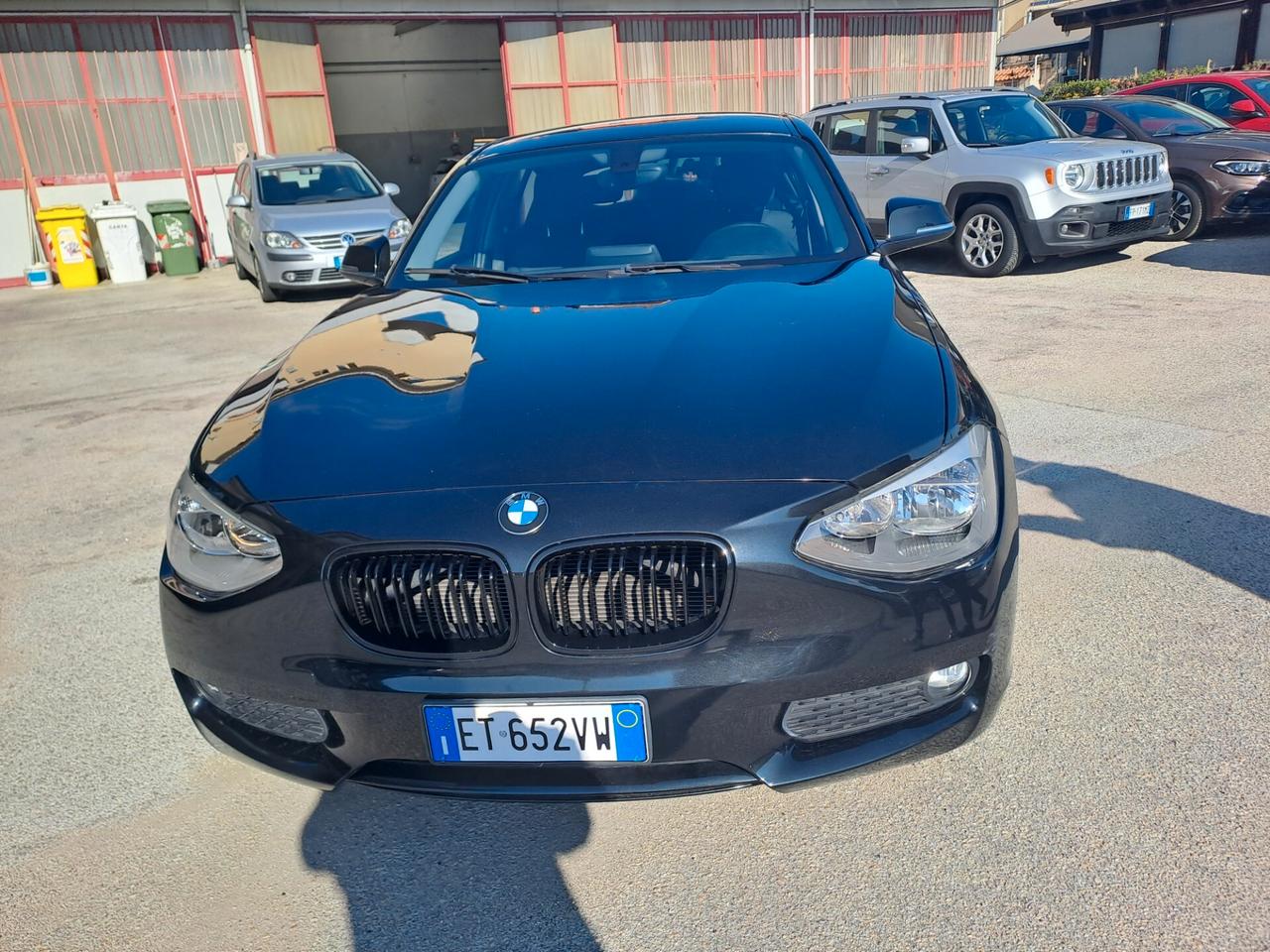 Bmw 116 116d 5p. Unique