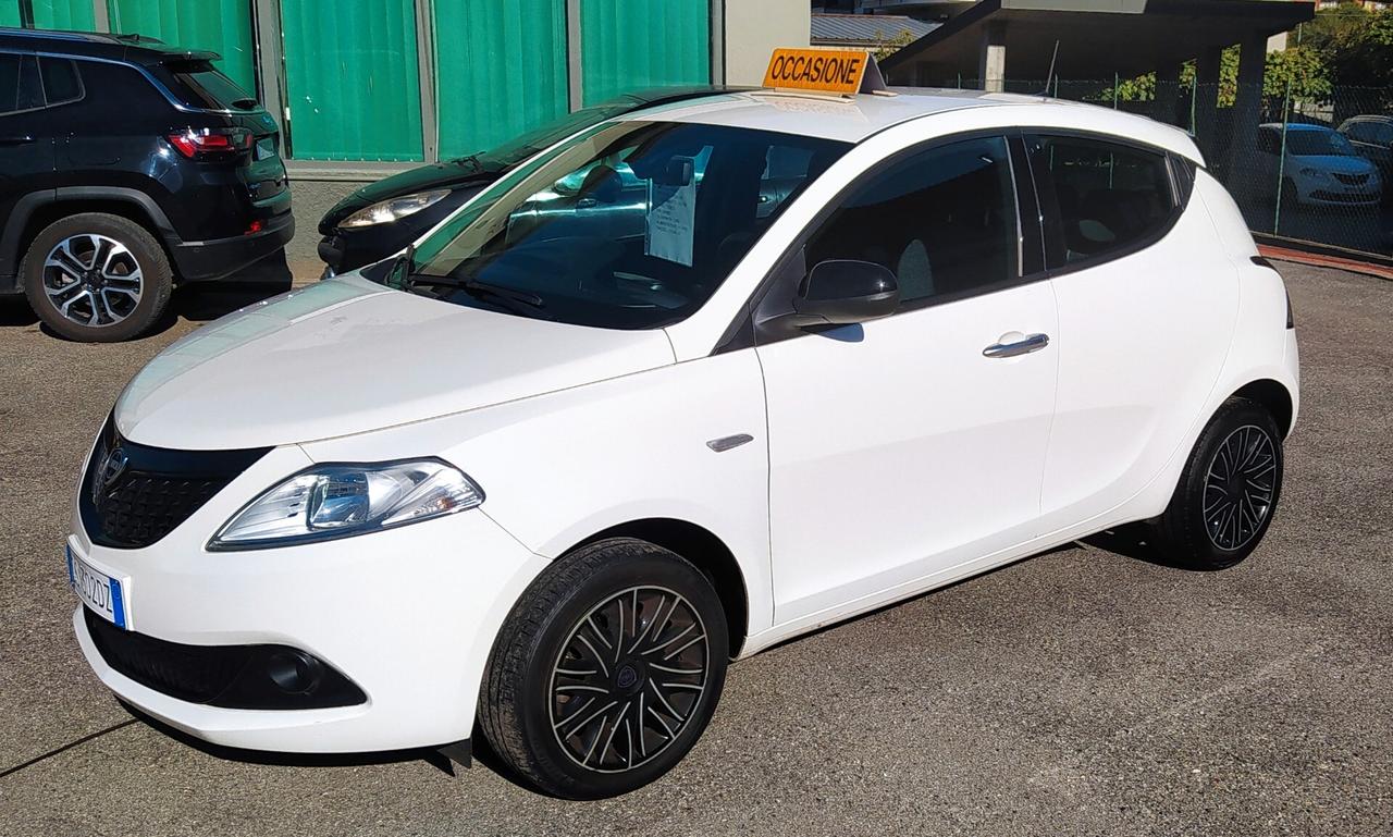 LANCIA YPSILON HYBRID