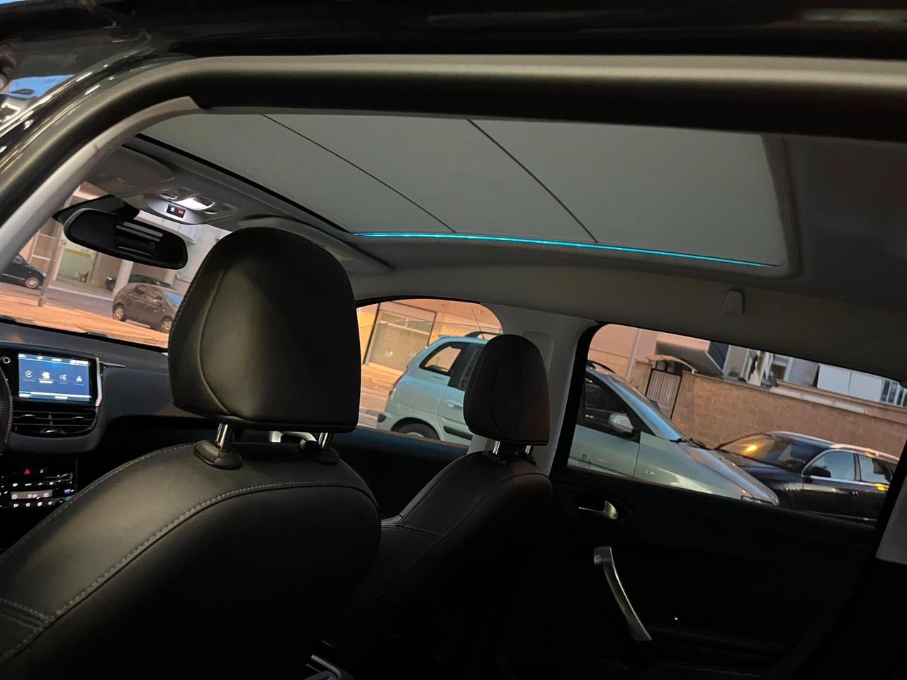 Peugeot 2008 BlueHDi 120 S&S Crossway