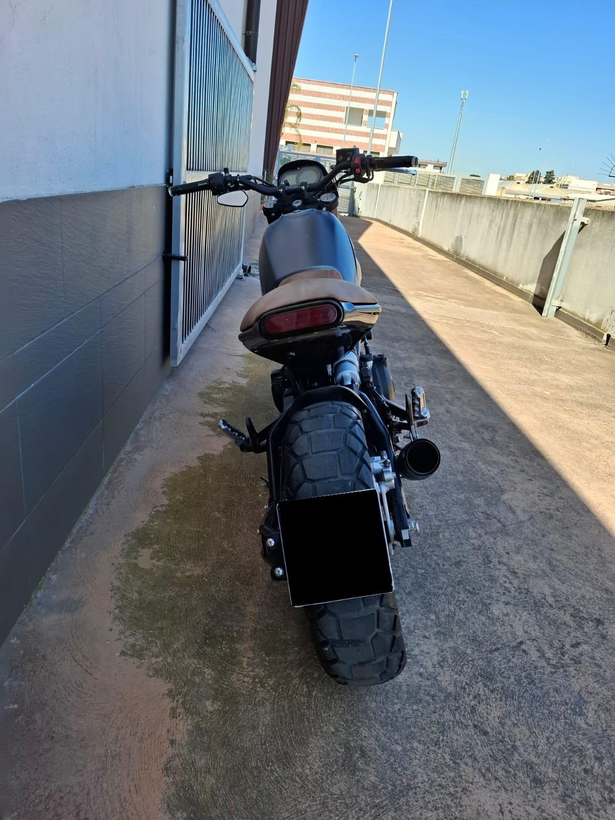 Benelli Leoncino 500