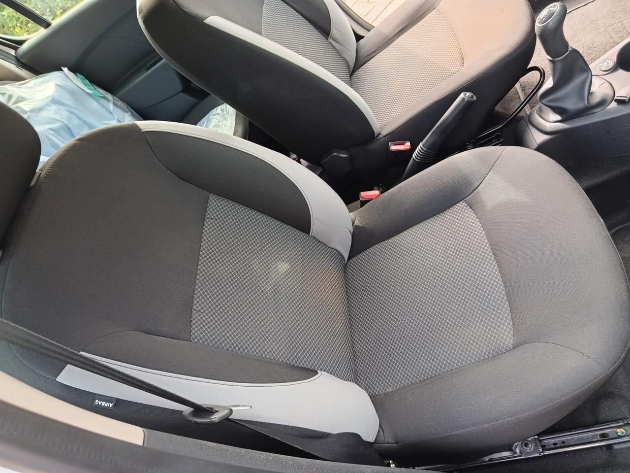 Dacia Sandero 1.2 75CV