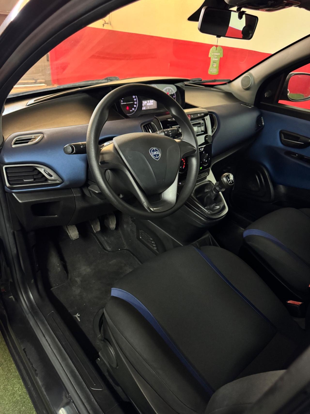 Lancia Ypsilon 1.2 69 CV 5 porte 130000 Chilometri