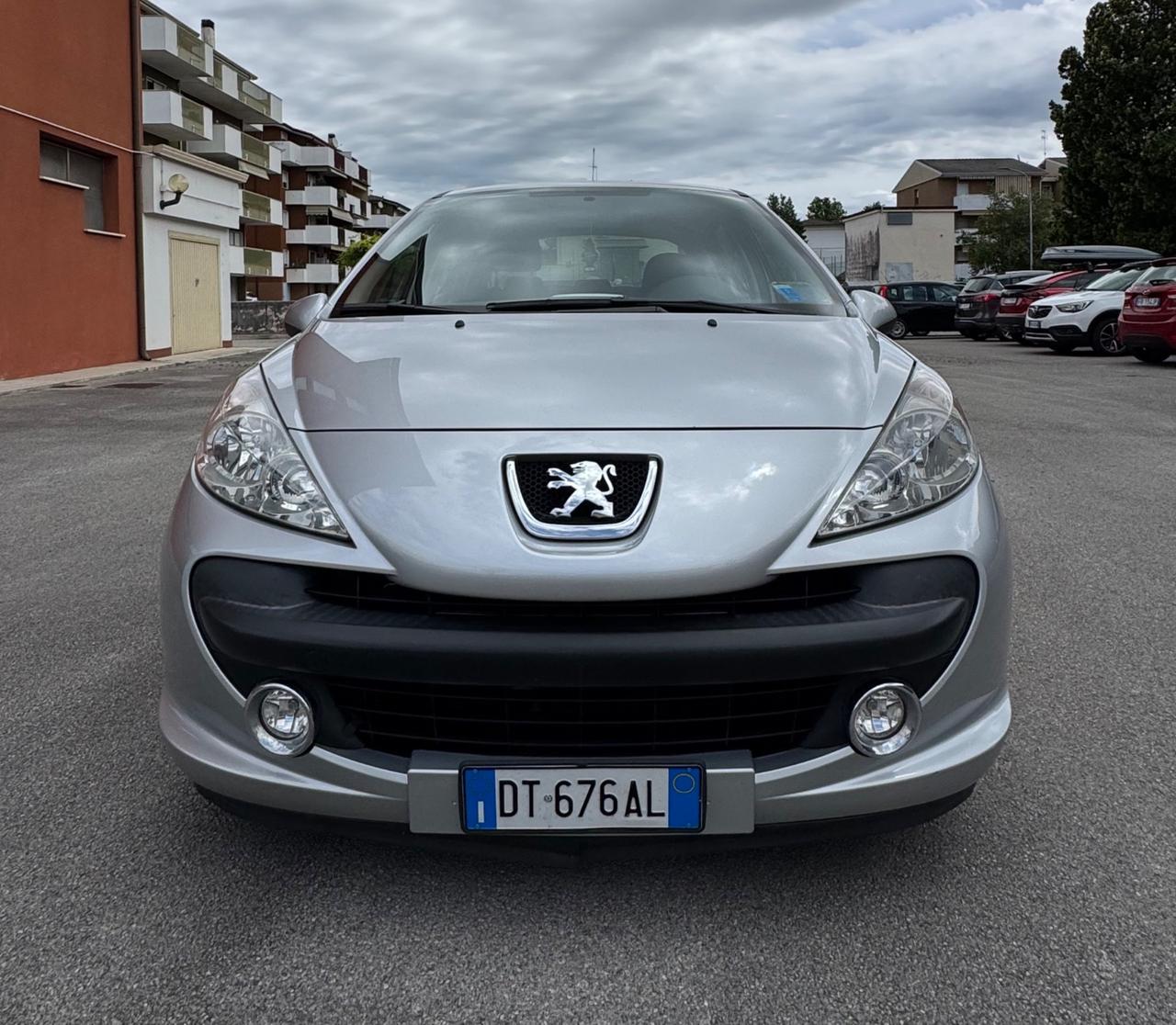 Peugeot 207 1.4 benzina soli 90.000km