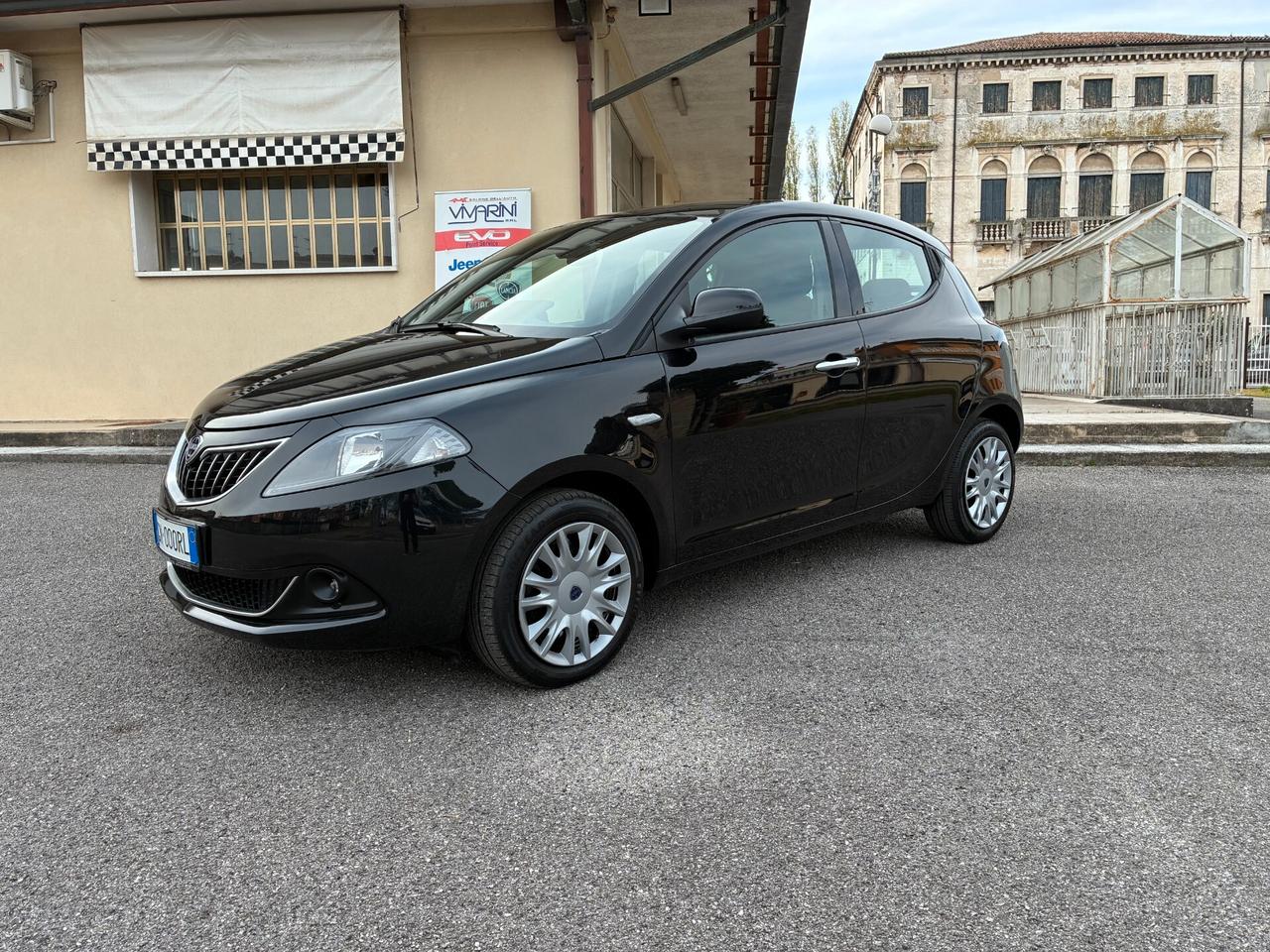 Lancia Ypsilon 1.0 FireFly 5 porte S&S Hybrid Gold