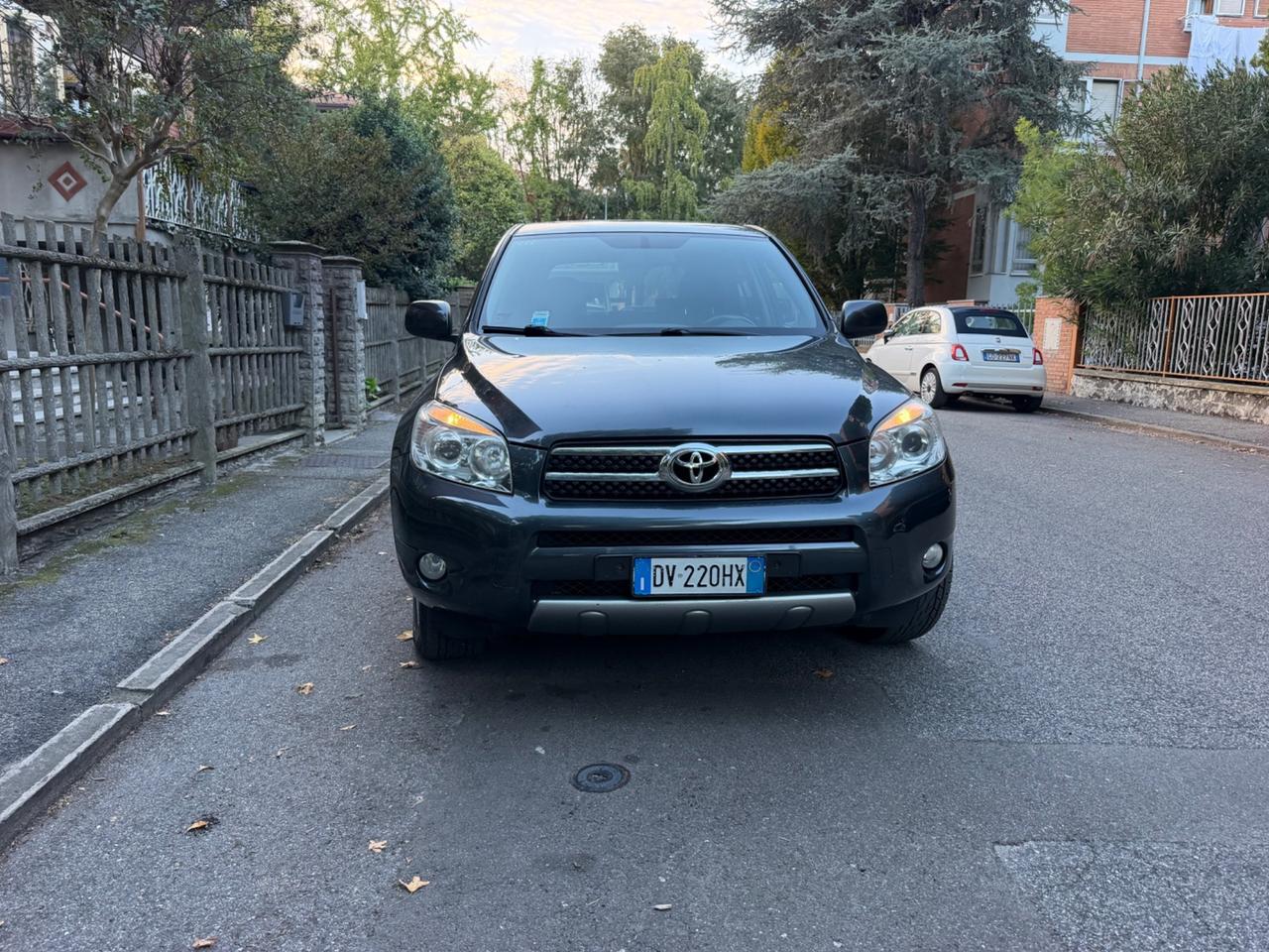 Toyota RAV 4 RAV4 2.2 D-4D 136 CV DPF Luxury crossover