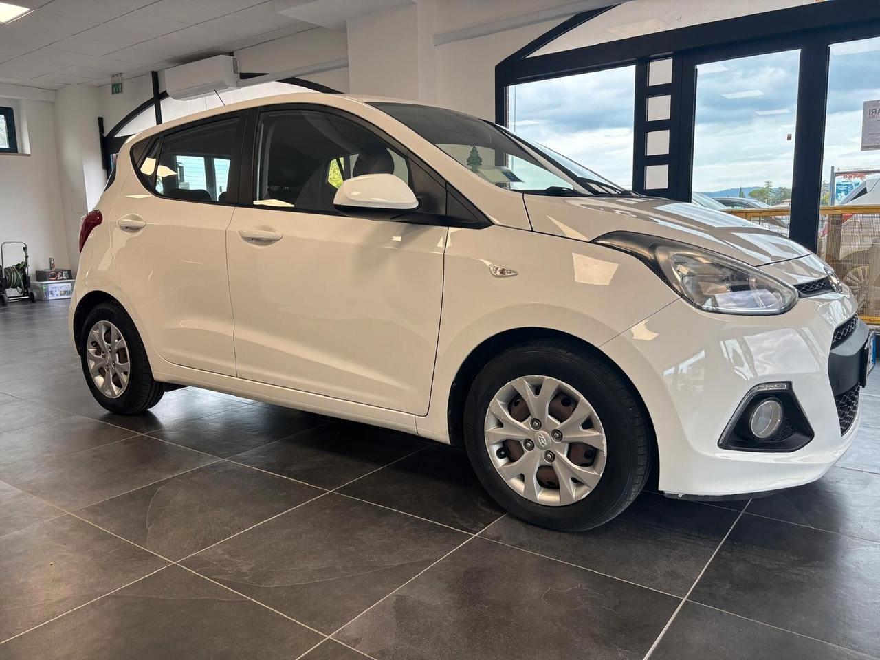 HYUNDAI I10 ANNO 2014 BZ 1.0 ADATTA NEOPATENTATI KM 100 MILA