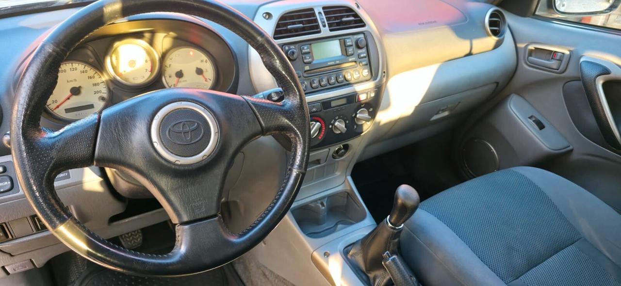 Toyota RAV 4 RAV4 2.0 Tdi D-4D 5 porte Sol
