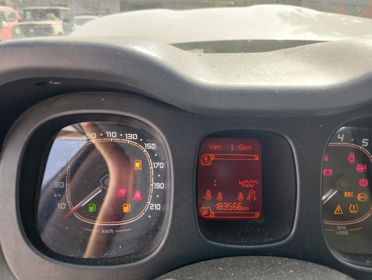 Fiat Panda 1.2 EasyPower Lounge 2016 SINISTRATA