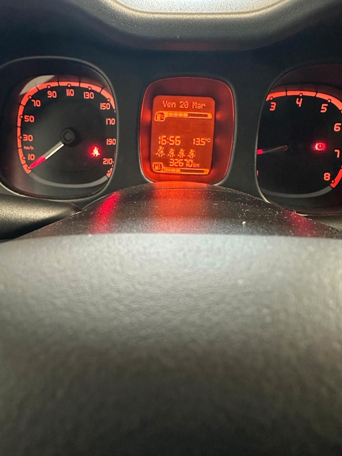 Fiat Panda 1.0 FireFly S&S Hybrid Garmin