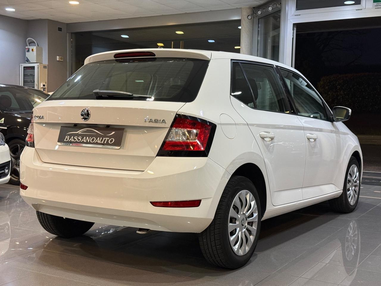 Skoda Fabia Berlina 1.0 mpi Business 75cv NEOPATENTATI !!