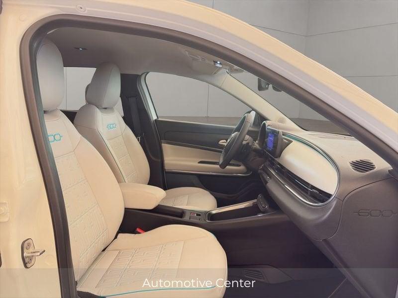 FIAT 600 1.2 Hybrid 100cv La Prima