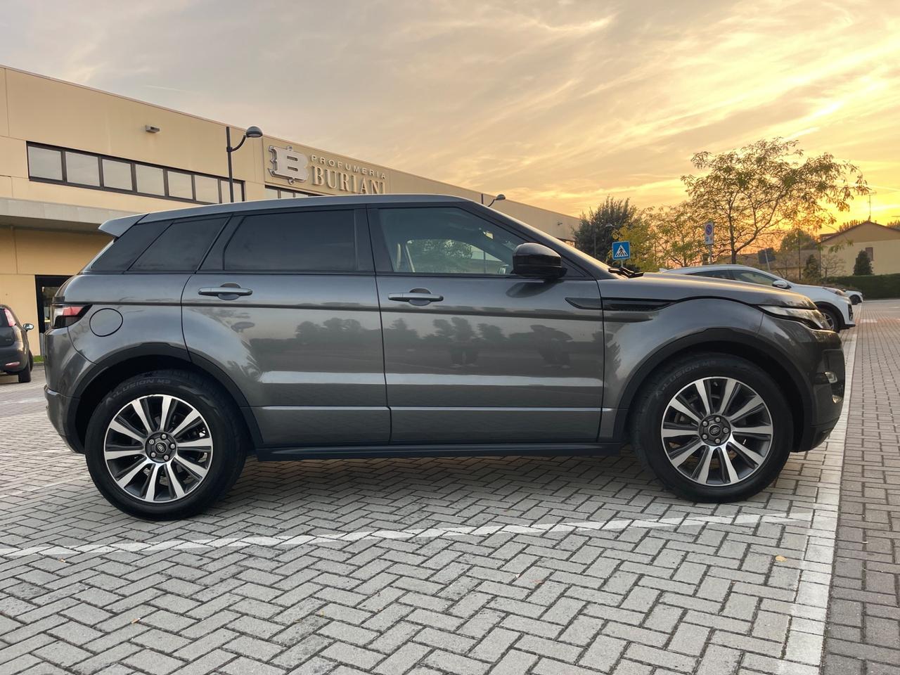 Land Rover Range Evoque 2.2 TD4 5p. British Edition Dynamic